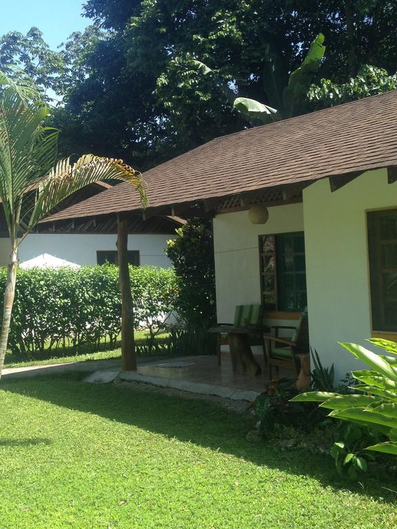 Hotel Suizo Loco Lodge & Resort Кауита Номер фото